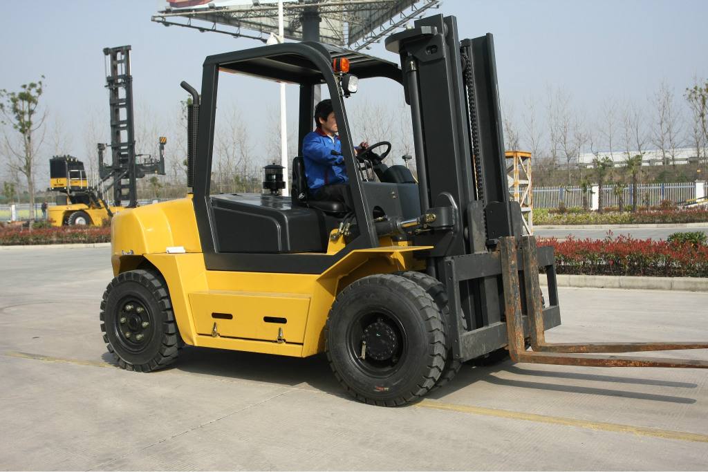 無錫設備搬運過程中叉車作業事故多發的原因有哪些? 無錫設備搬運過程中叉車作業事故多發的原因有哪些?